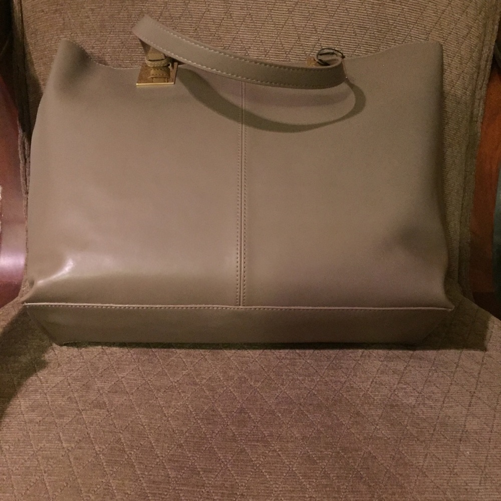 VINCE CAMUTO SMOKEY LEATHER LARGE TOTE BAG  NWT - Picture 6 of 7